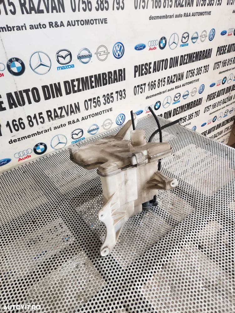 Bidonas Vas Lichid Parbriz Toyota Auris An 2013-2014-2015-2016-2017-2018 Dezmembrez Toyota Auris An - 3