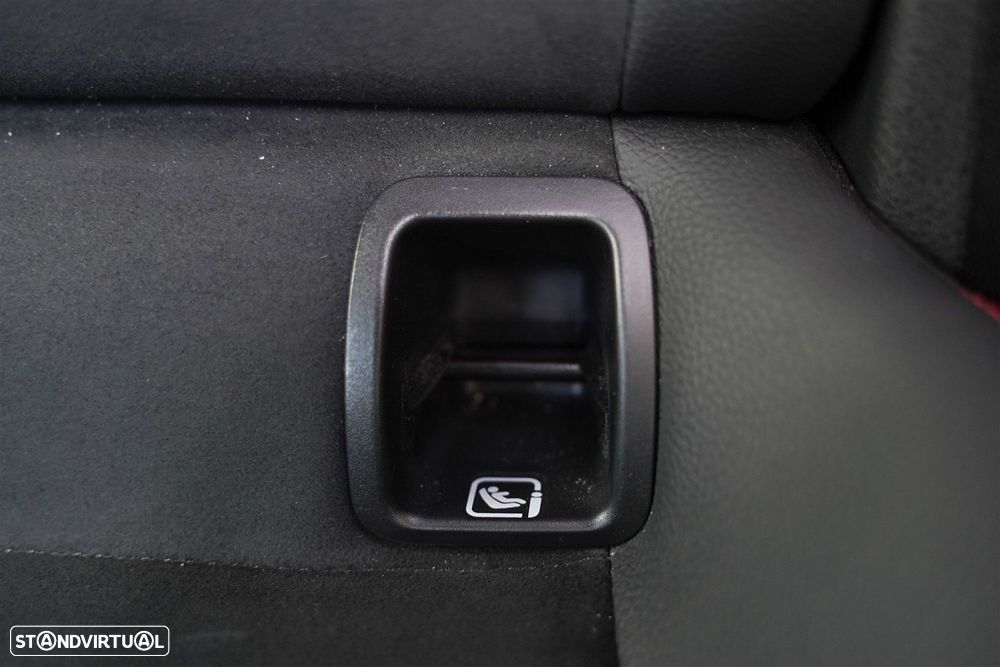 Mercedes-Benz GLA 180 d AMG Line - 15