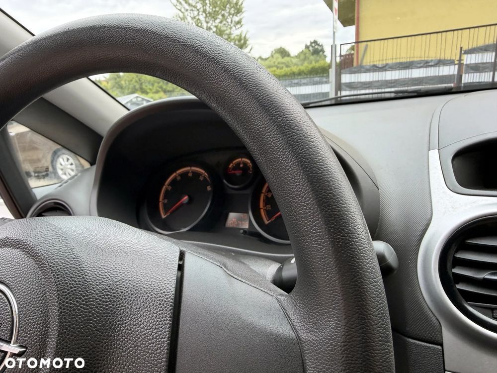 Opel Corsa 1.2 16V Essentia - 11