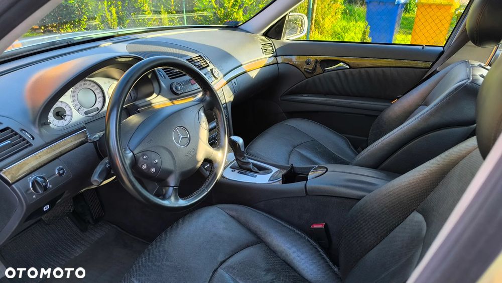 Mercedes-Benz Klasa E 320 CDI T Avantgarde - 17