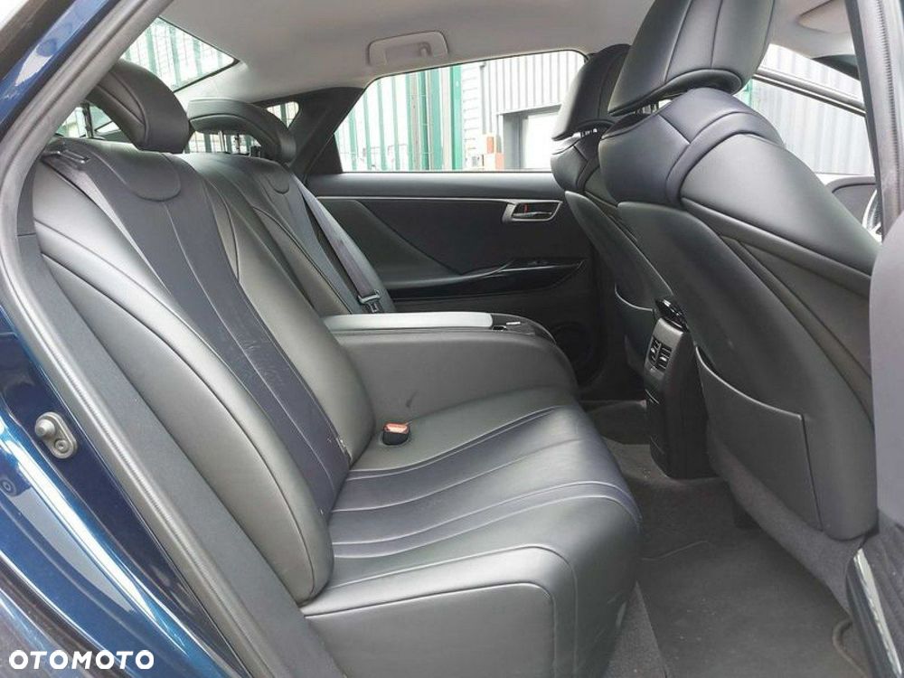 Toyota Mirai - 8