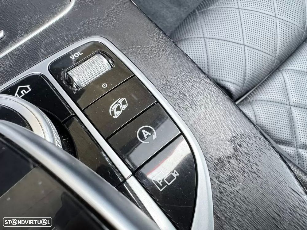 Mercedes-Benz E 53 AMG 4Matic+ - 27