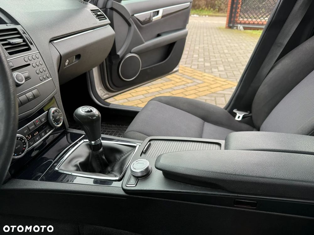 Mercedes-Benz Klasa C 180 Kompressor - 23