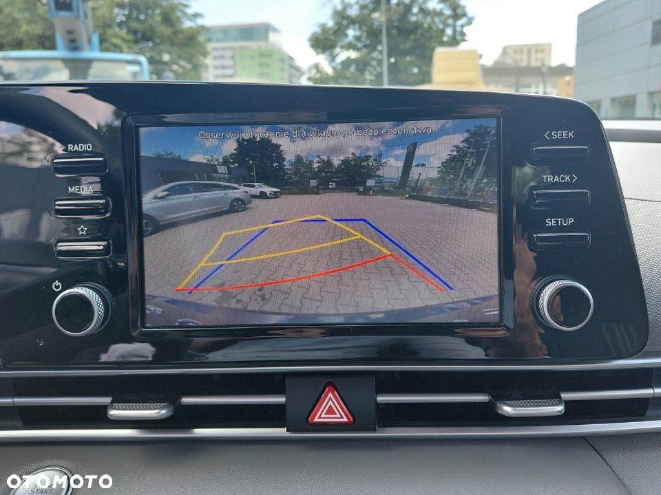 Hyundai Elantra - 19