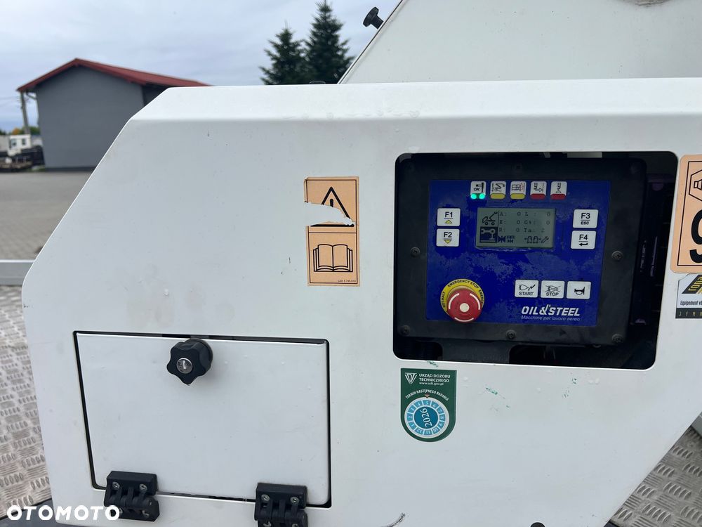 Iveco OIL&STEEL Scorpion 2112J - 8