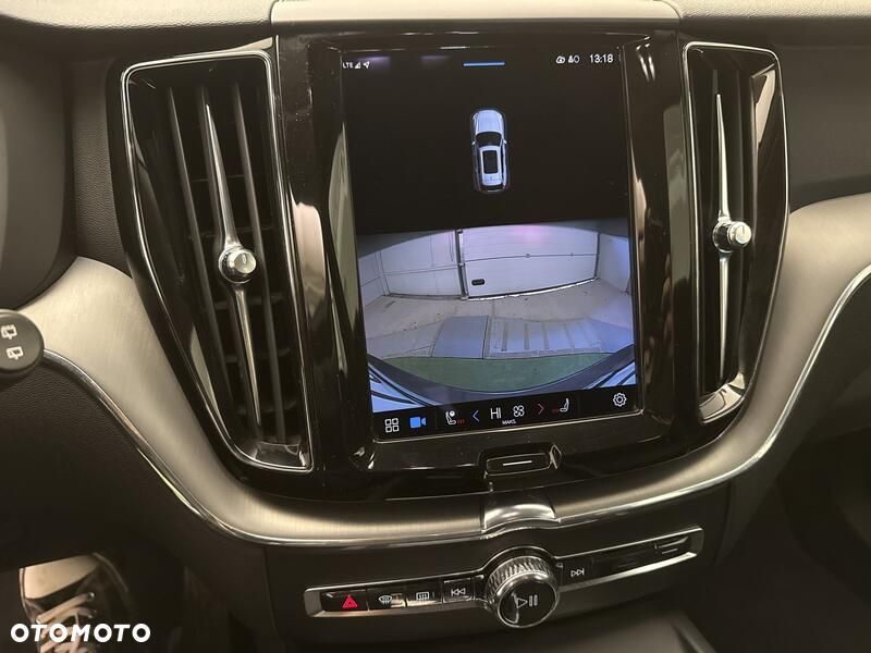 Volvo XC 60 B4 B Momentum Pro - 15