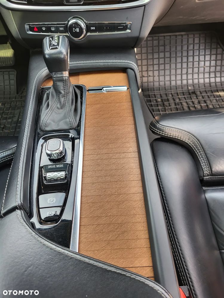Volvo V90 D4 AWD Geartronic Inscription - 26
