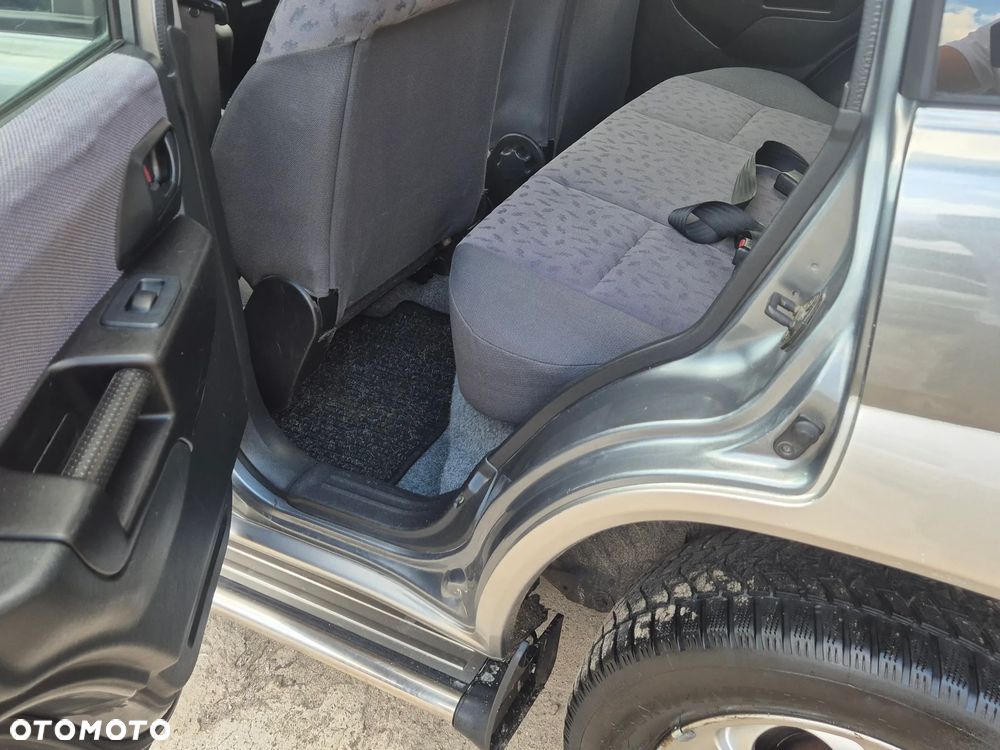 Mitsubishi Pajero Pinin - 21
