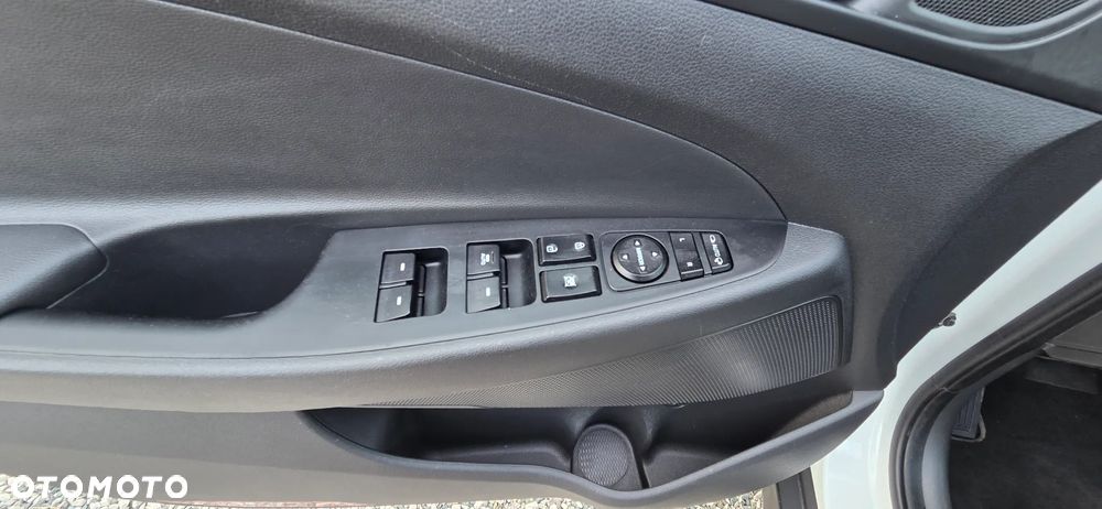 Hyundai Tucson 1.7 CRDI BlueDrive Design 2WD DCT - 22