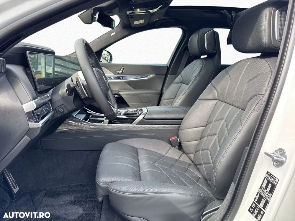 BMW Seria 7 740d xDrive MHEV - 12