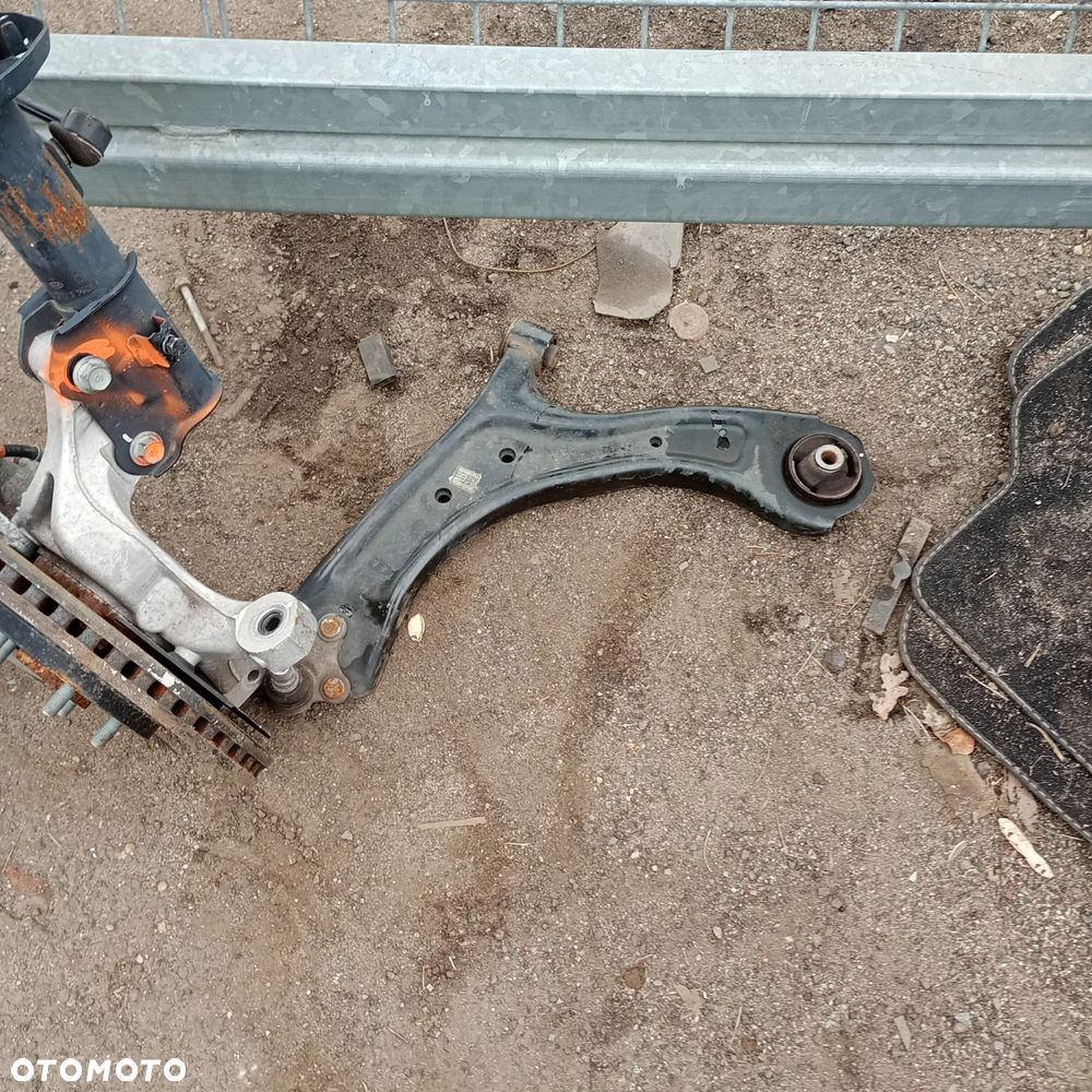 Zwrotnica amortyzator lewy kia EV6 - 2