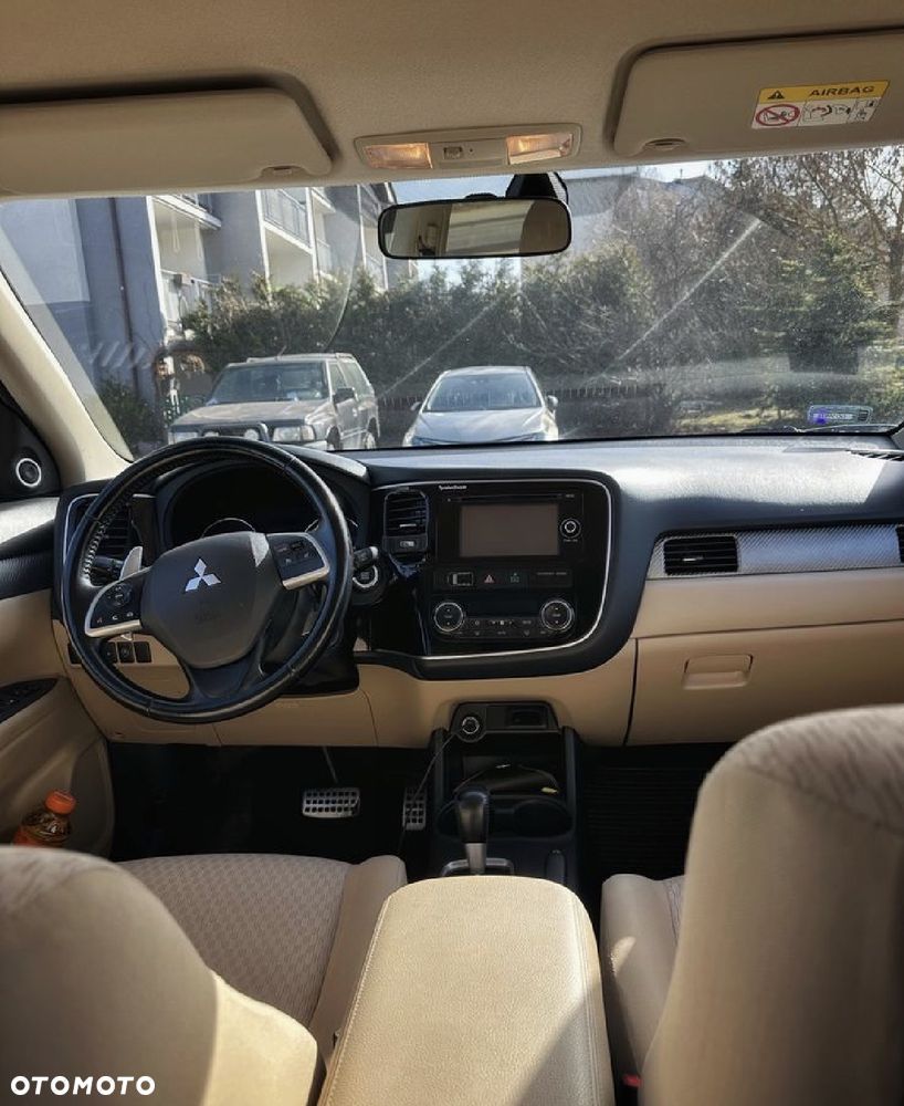 Mitsubishi Outlander 2.0 Intense + CVT - 16