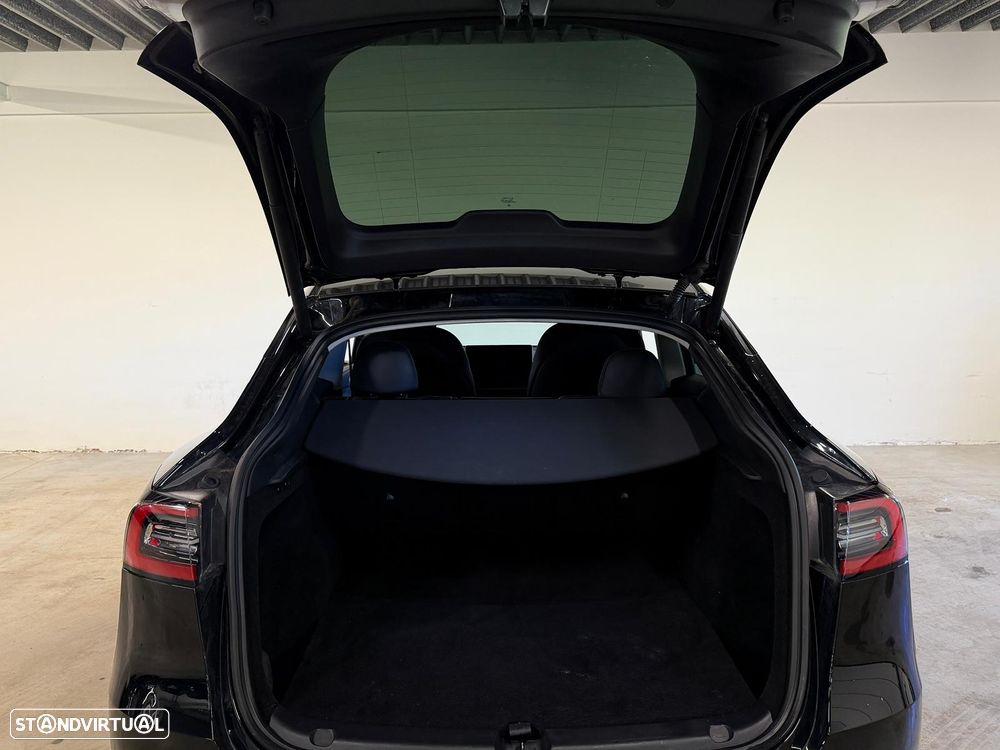 Tesla Model Y Long Range Dual Motor AWD - 14