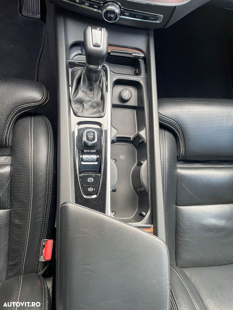 Volvo XC 60 D5 AWD Geartronic Inscription - 29