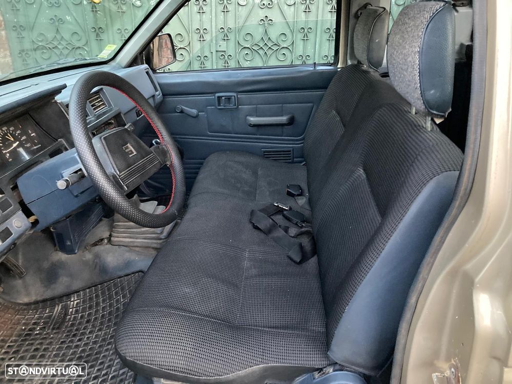 Nissan Pick Up 2.5 D CD - 9