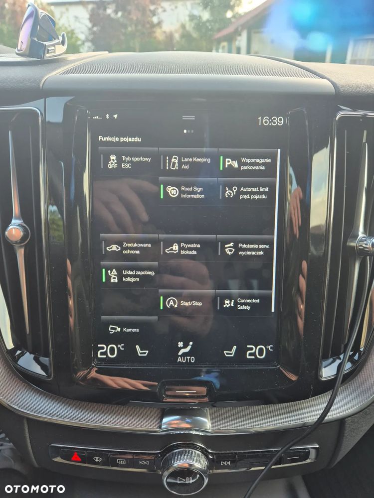 Volvo XC 60 D4 R-Design - 14