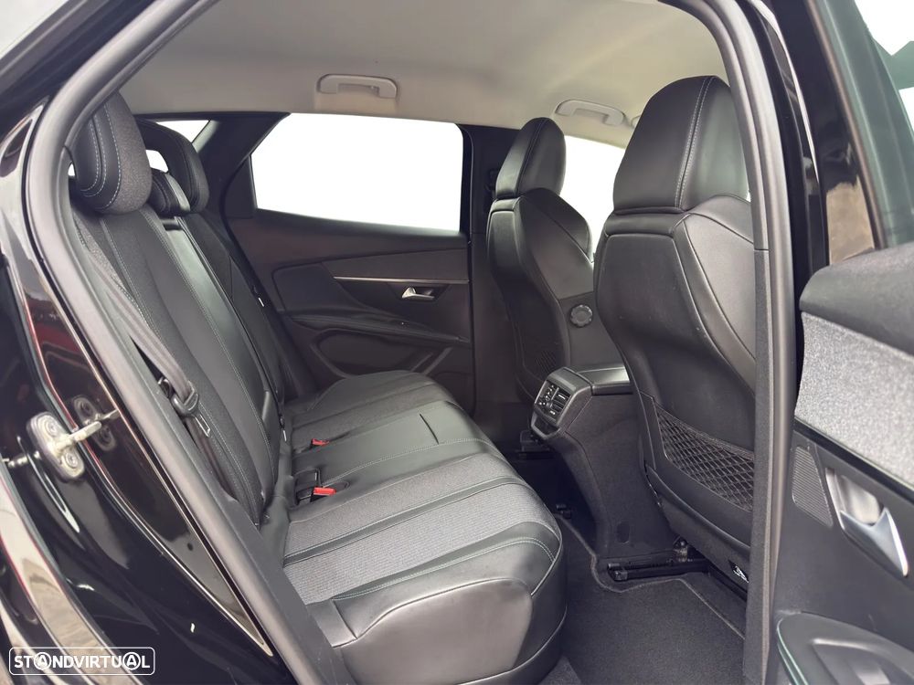 Peugeot 3008 225 e-EAT8 Allure - 17
