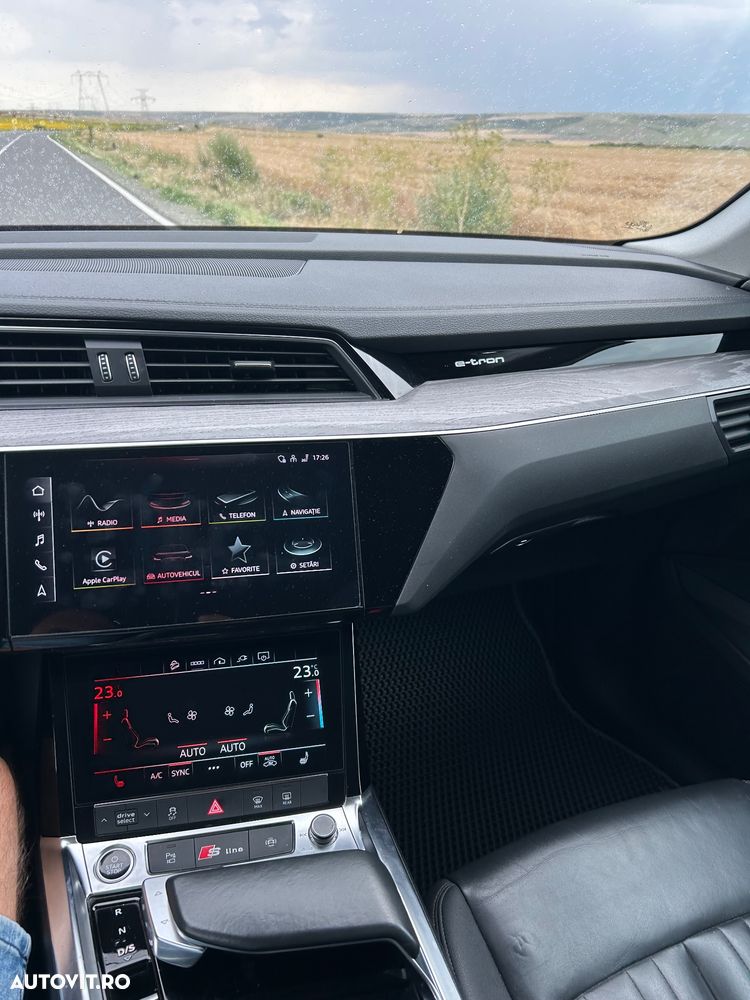 Audi e-tron - 14