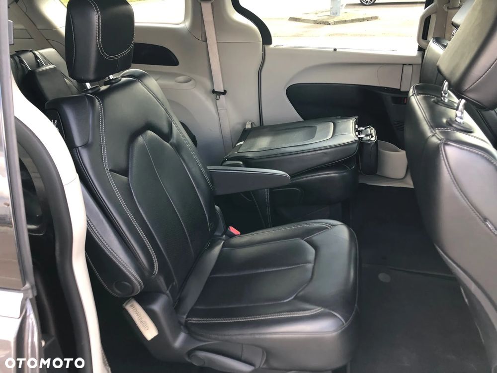 Chrysler Voyager - 8