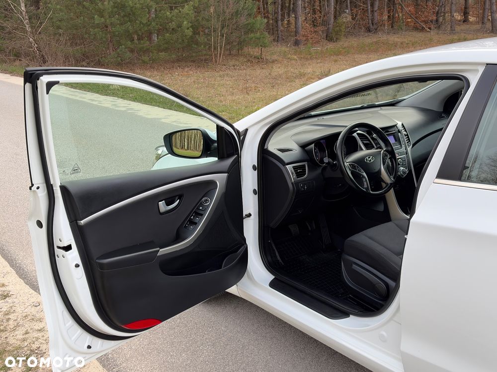 Hyundai i30 blue 1.4 Style - 18