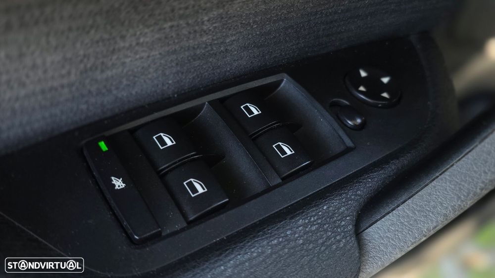 BMW X1 18 d xDrive - 11