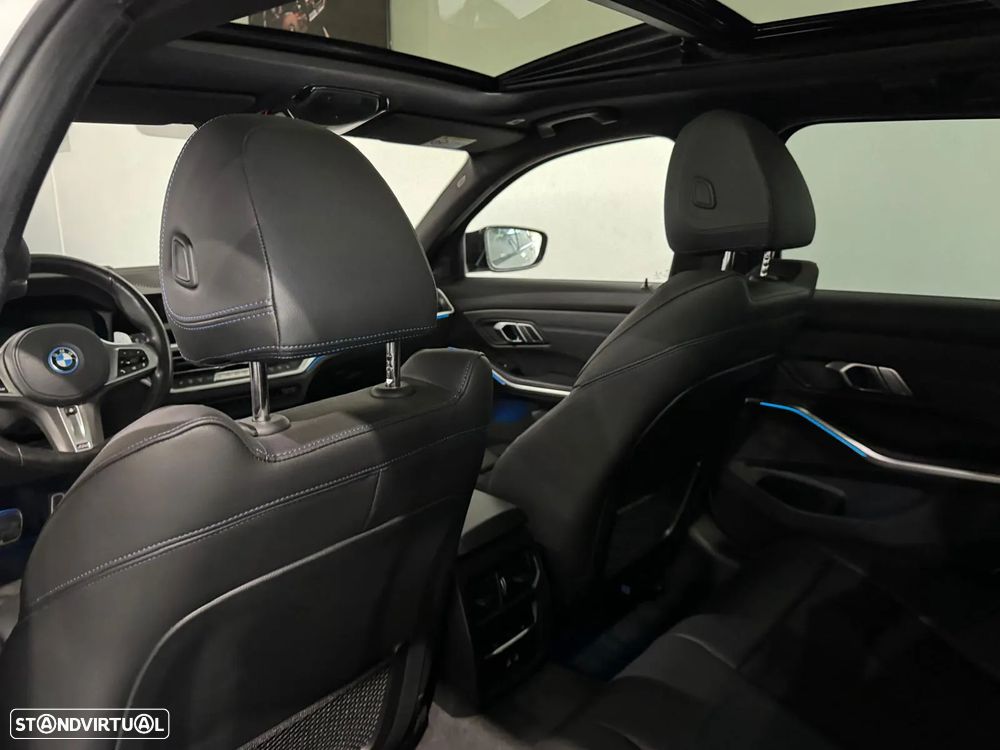 BMW 330 e Touring Pack M Auto - 14