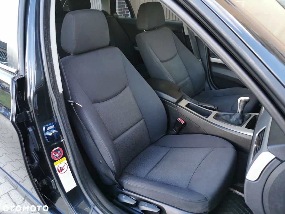 BMW Seria 3 318d - 6