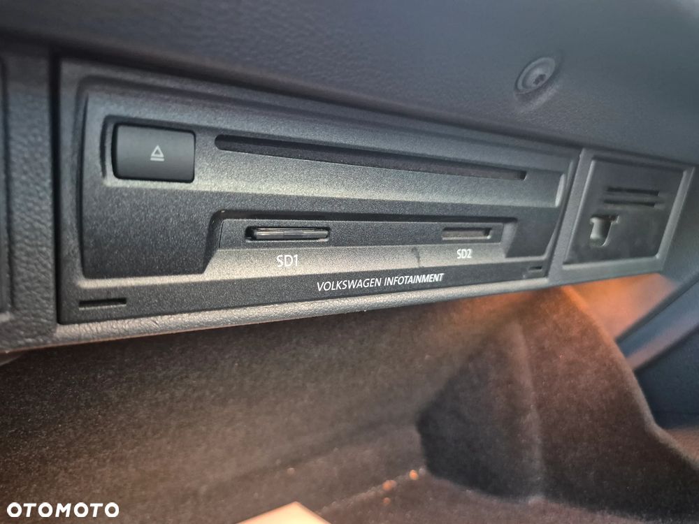 Volkswagen Golf 1.6 TDI BlueMotion Technology DSG Lounge - 21