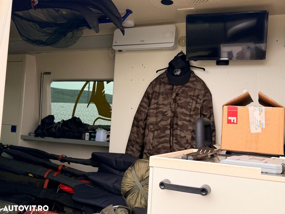 Mercedes-Benz Sprinter - 16