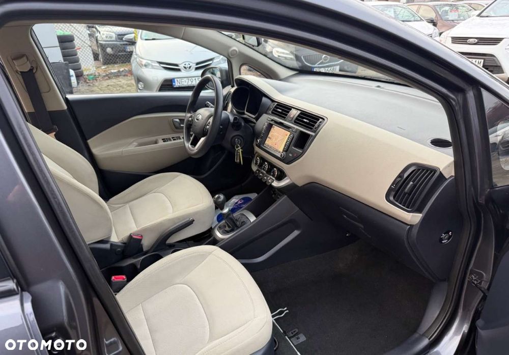 Kia Rio - 27