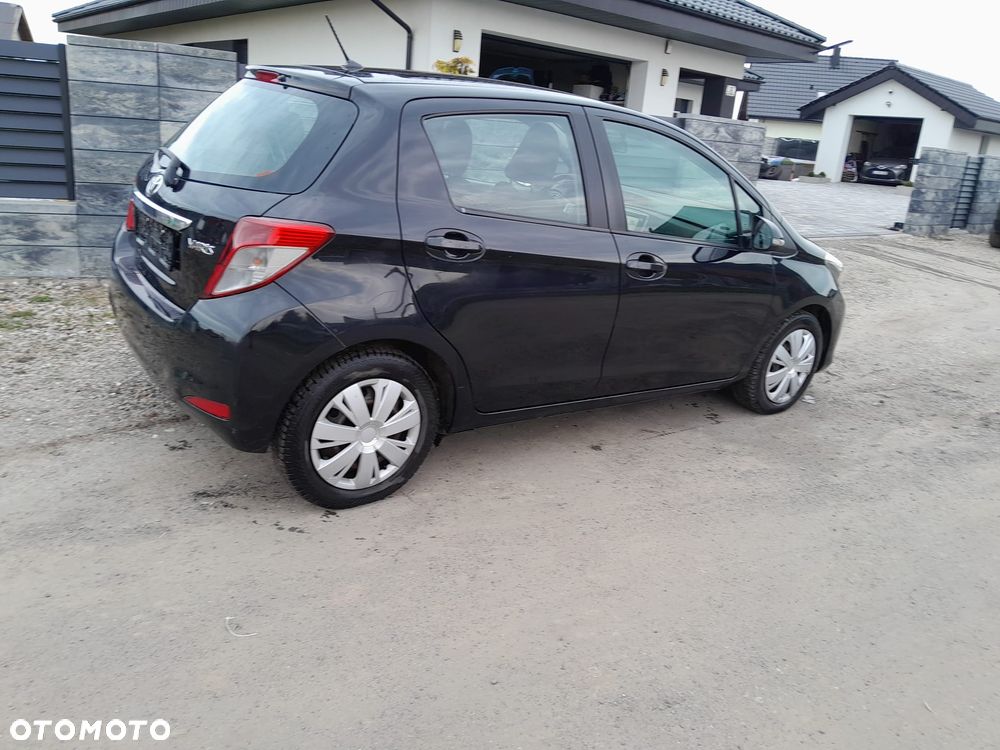 Toyota Yaris 1.33 VVT-i Lounge - 3