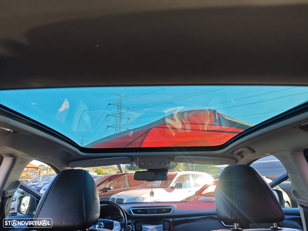 Nissan Qashqai 1.6 dCi N-Connecta 18 - 17