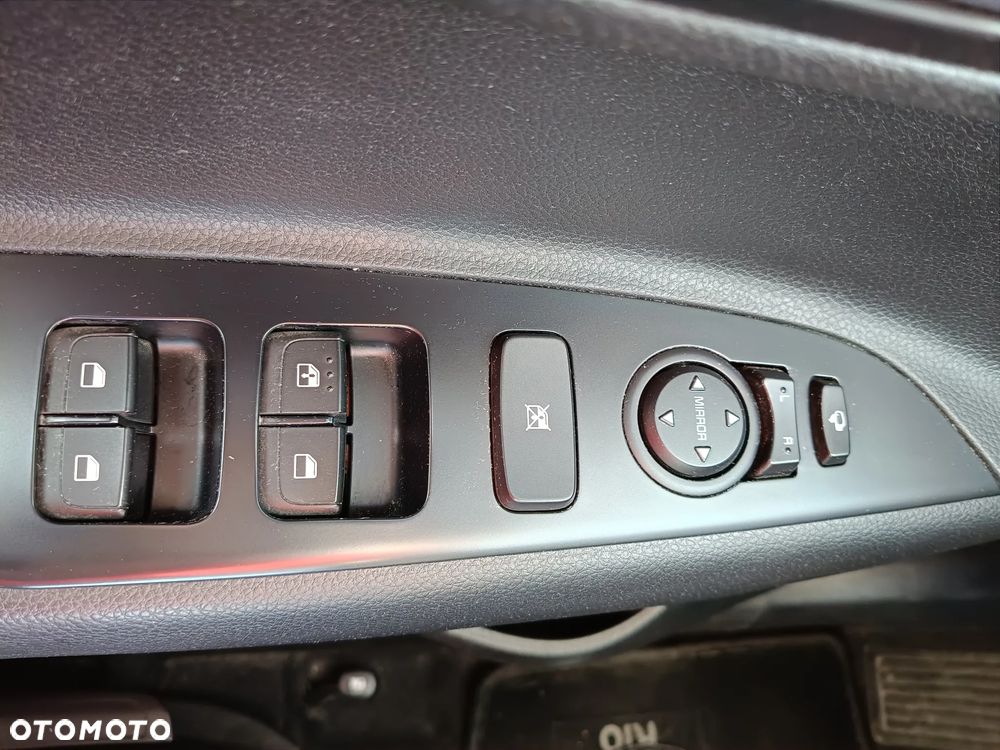 Kia Rio - 15