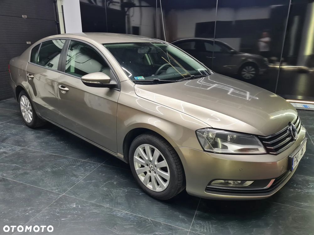 Volkswagen Passat 2.0 TDI Comfortline - 8