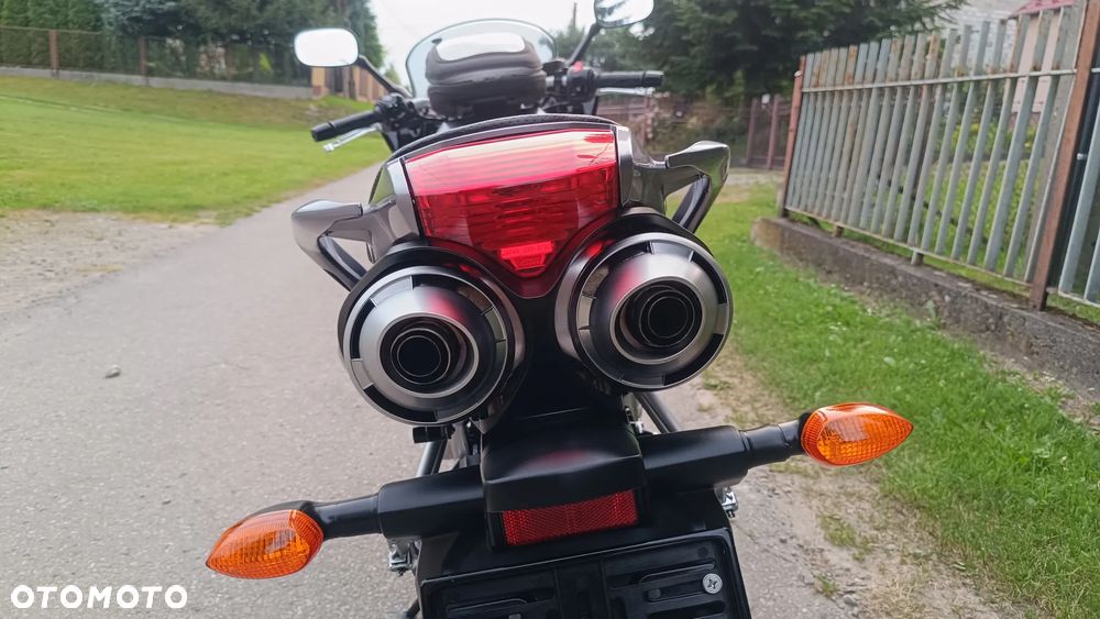 Yamaha FZ - 19