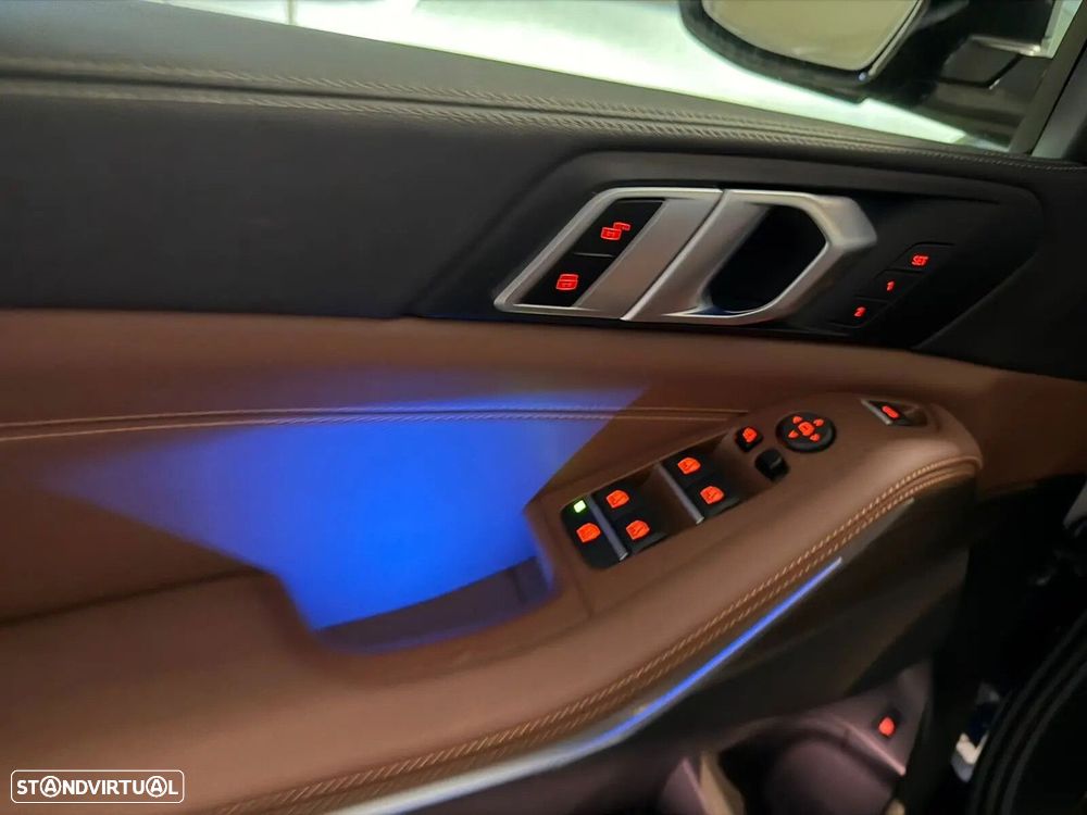BMW X5 50 e xDrive Edição Desportiva M - 13