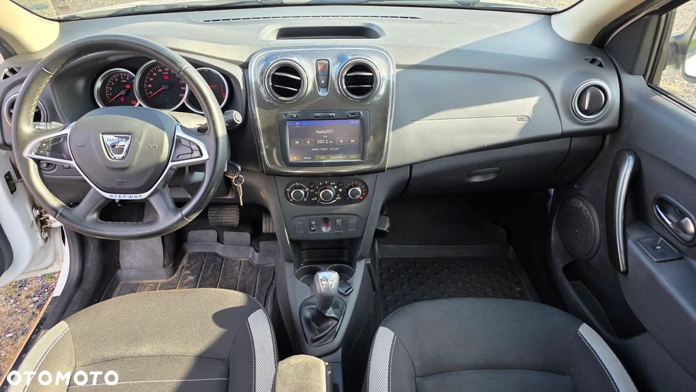 Dacia Logan TCe 90 S&S Easy-R Stepway Celebration - 34