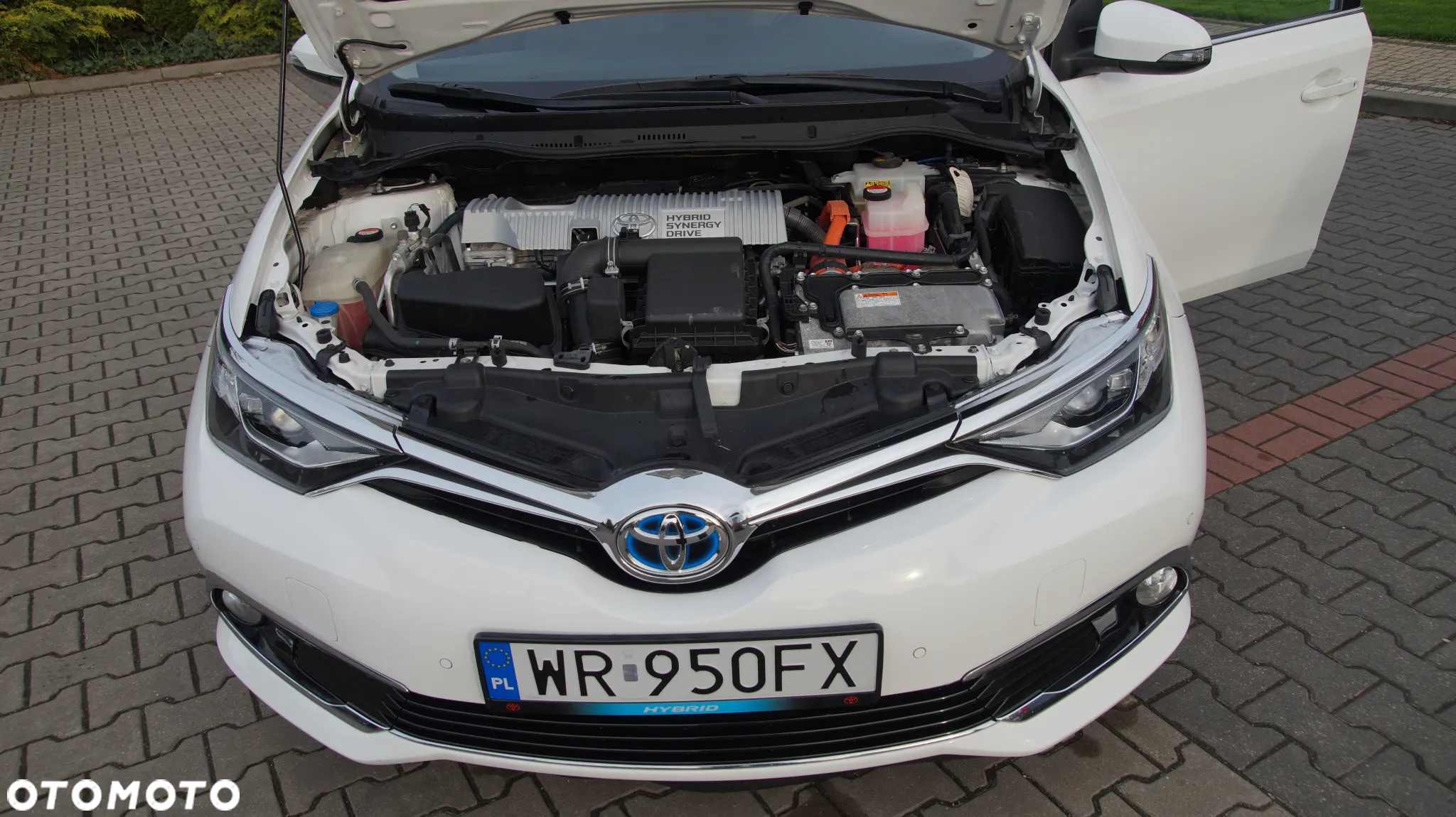 Toyota Auris Hybrid 135 Prestige - 13