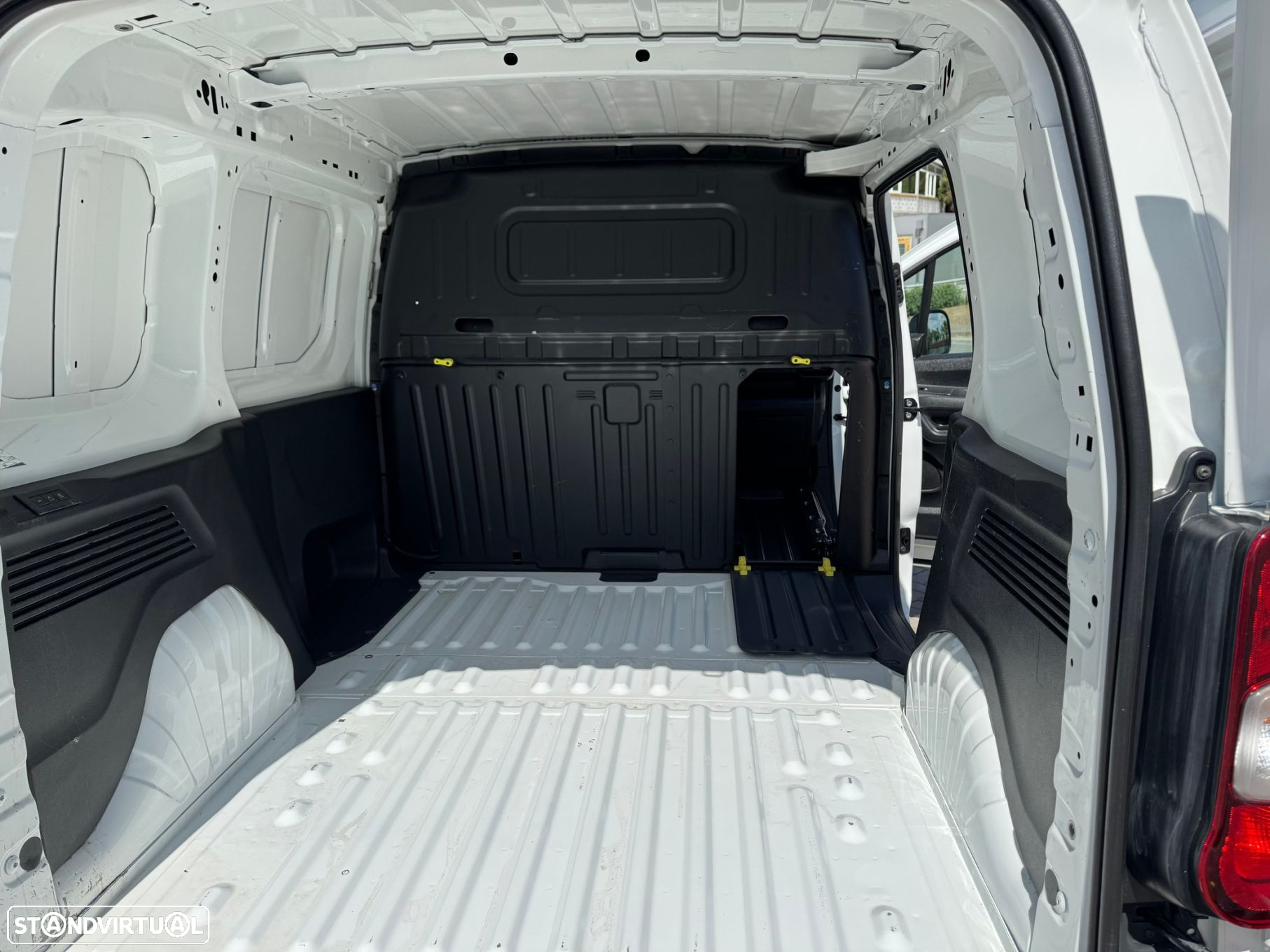 Citroën Berlingo 1.5 BlueHDi M Shine Pack - 16