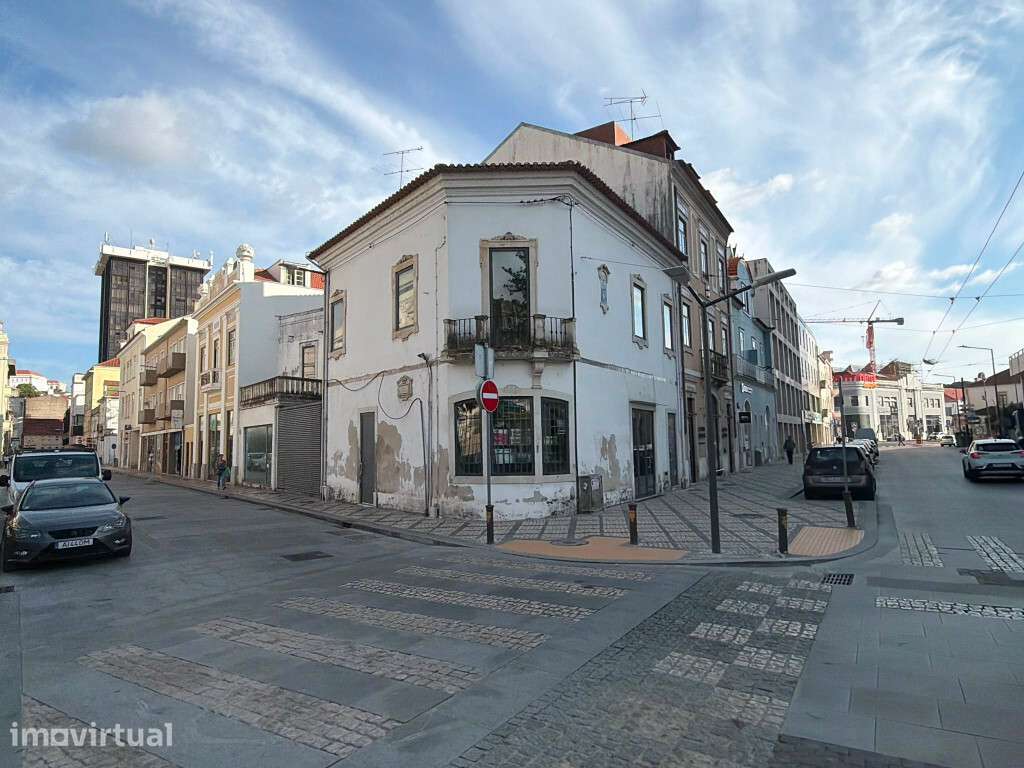Prédio, Baixa - Grande imagem: 2/35