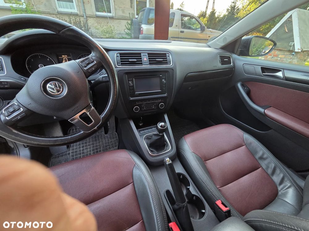 Volkswagen Jetta - 10