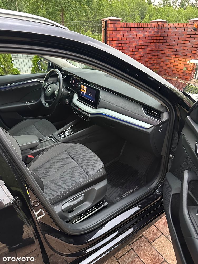 Skoda Octavia 2.0 TDI SCR Style DSG - 10