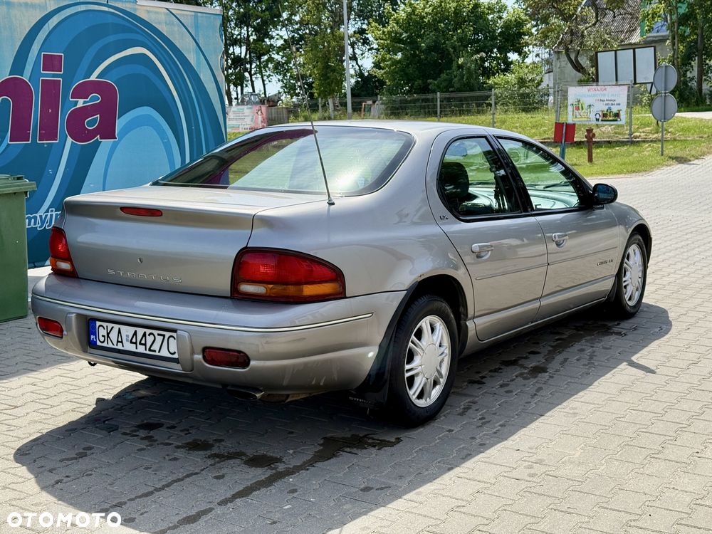 Chrysler Stratus - 4