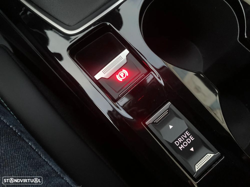 Peugeot 2008 1.5 BlueHDi Allure Pack - 30