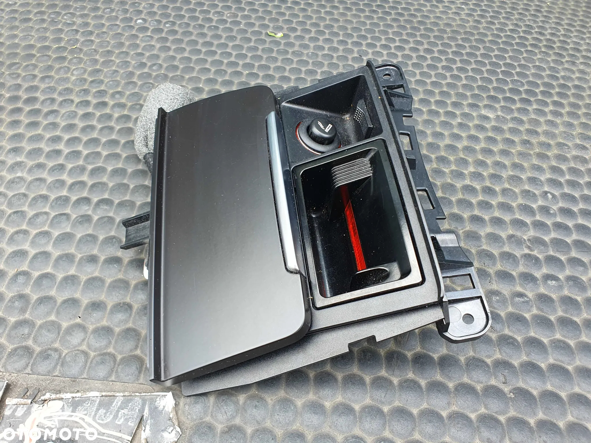 Popielniczka 8K0857951 Klapka Zapalniczka Wklad Czarna Audi A4 B8 A5 Q5 - 14
