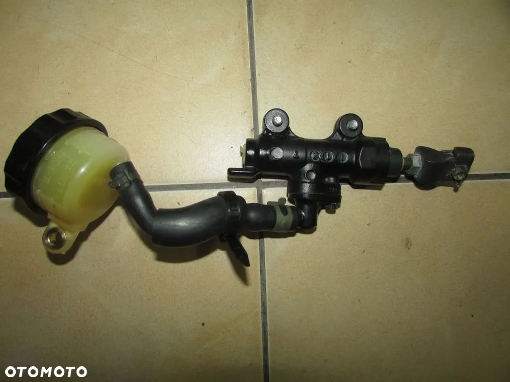 Honda Hornet CB900 SC48 02-07 pompa hamulcowa tył - 1