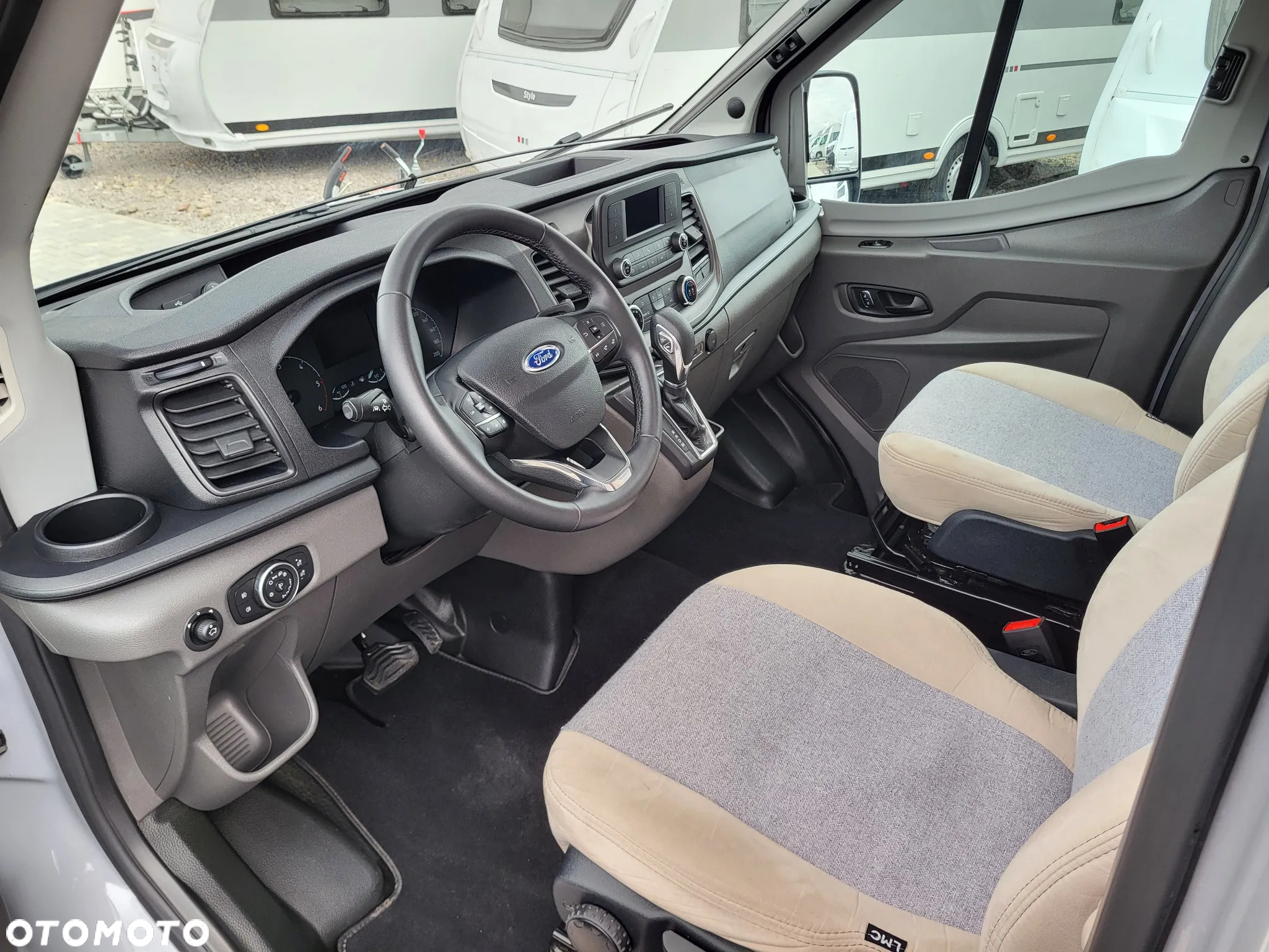 LMC INNOVAN 590 - Kampervan dla 2-3 osób - 19