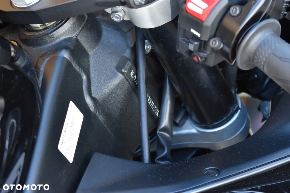 Yamaha R6 - 13