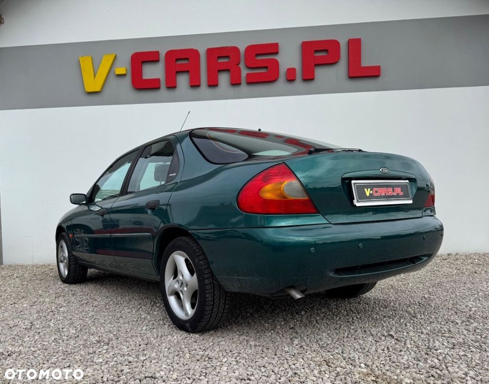 Ford Mondeo - 12