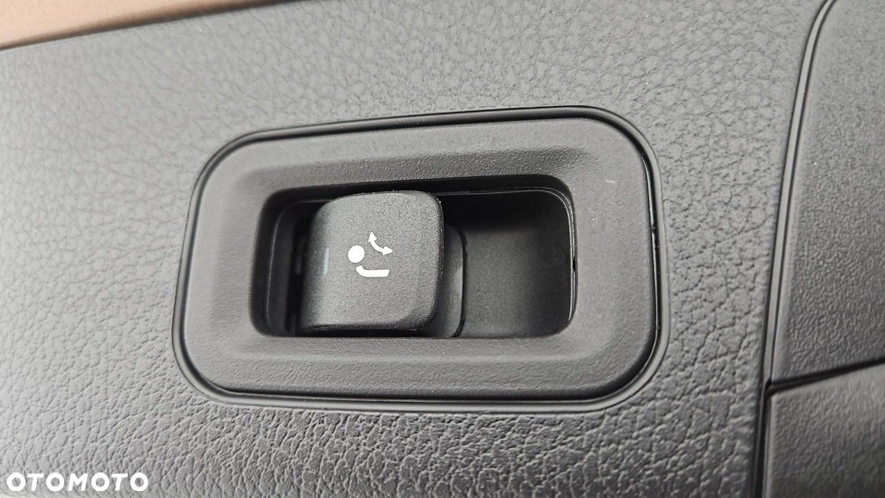 Mercedes-Benz GLB - 25